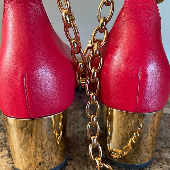 Stella Luna Chain Strap Pumps - Picture 4 of 8